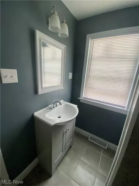 500 4th St, Struthers, OH 44471 photo 17