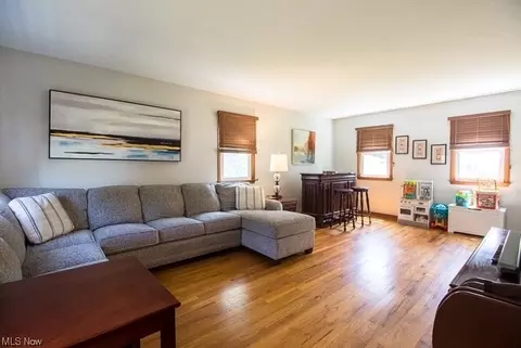 8432 Forestview Ave, Mentor, OH 44060 photo 6