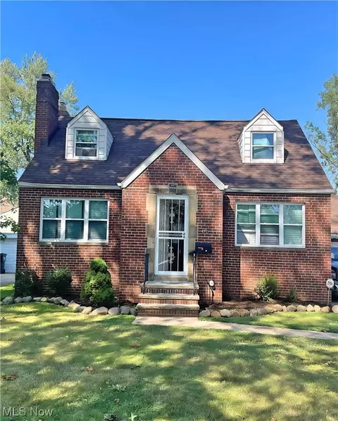 65 E 220th St, Euclid, OH 44123