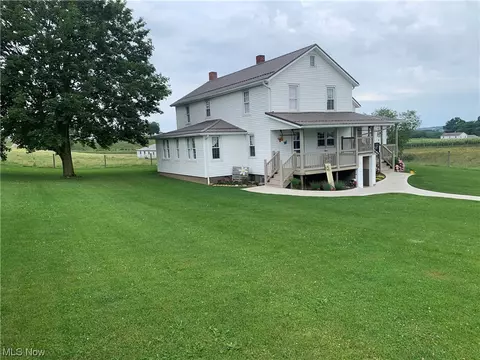 7134 Salt Creek Rd, Fredericksburg, OH 44627