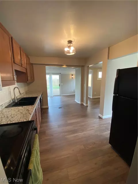 1403 Dewitt Dr, Akron, OH 44313 photo 6