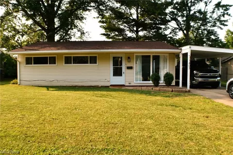 1403 Dewitt Dr, Akron, OH 44313 photo 1