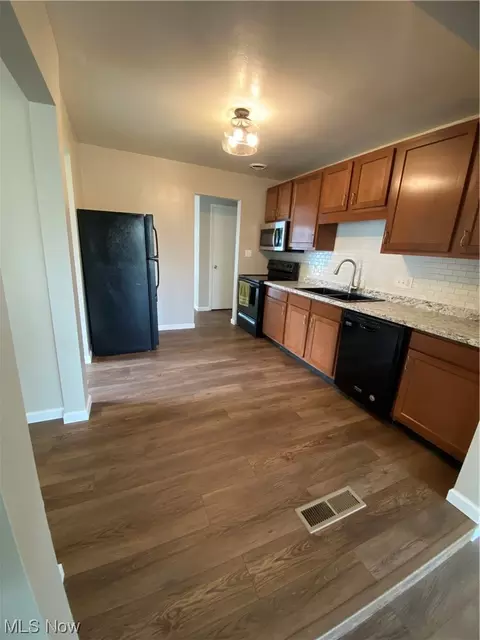 1403 Dewitt Dr, Akron, OH 44313 photo 7