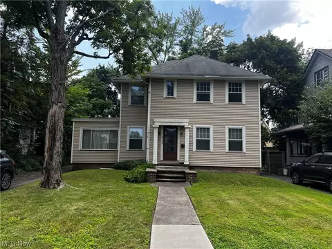 3136 Yorkshire Rd, Cleveland Heights, OH 44118