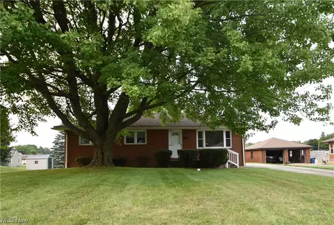 465 Edison Ave, Struthers, OH 44471 photo 1