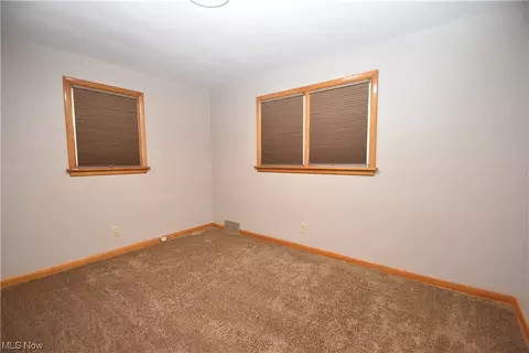465 Edison Ave, Struthers, OH 44471 photo 10