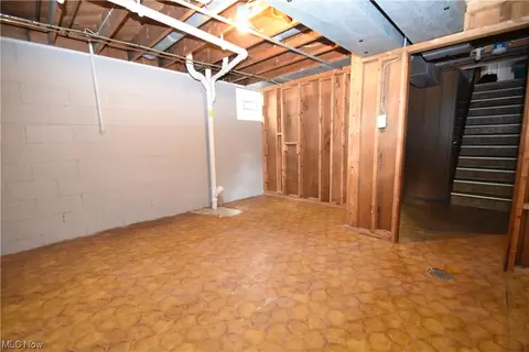 465 Edison Ave, Struthers, OH 44471 photo 17