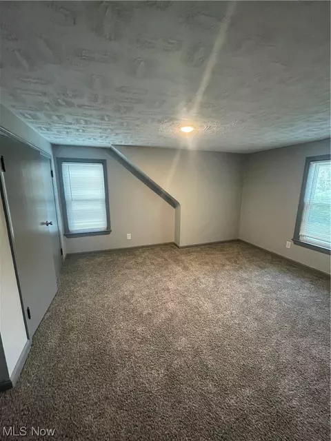 320 Winckles St, Elyria, OH 44035 photo 8