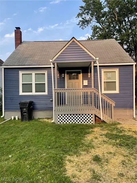 320 Winckles St, Elyria, OH 44035 photo 1