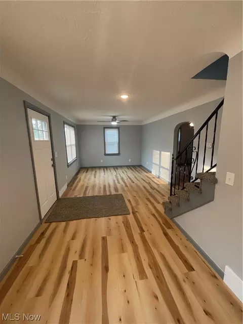 320 Winckles St, Elyria, OH 44035 photo 3