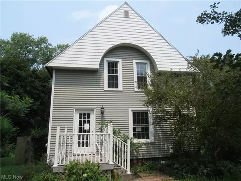 2785 E Center Usr 20 St, North Kingsville, OH 44068