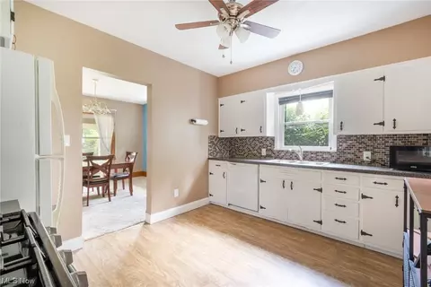 63 Wilson St, Struthers, OH 44471 photo 6