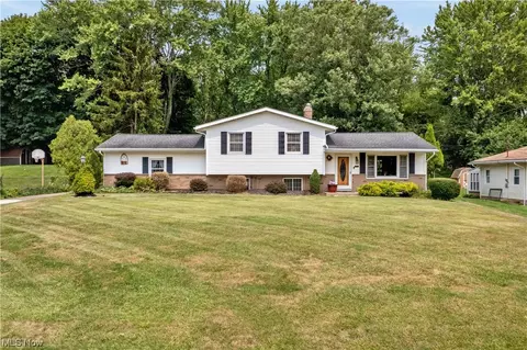 1187 Newcomb Dr, Uniontown, OH 44685