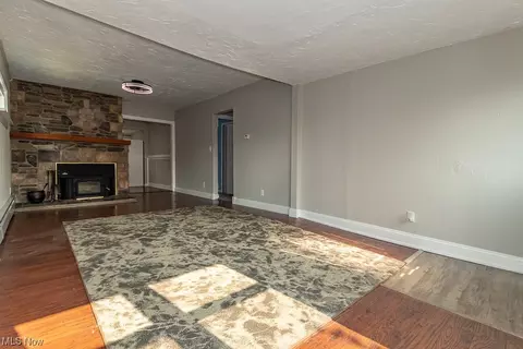 925 Windermere Dr, Willoughby, OH 44094 photo 3