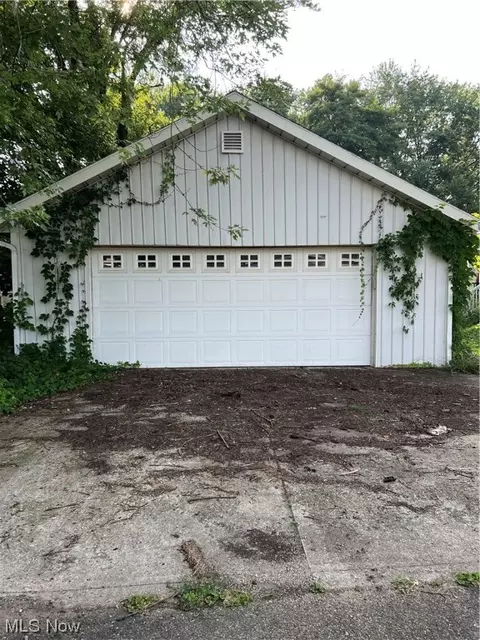 2289 S 9th St, Coshocton, OH 43812