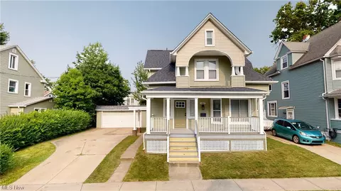 1467 Olivewood Ave, Lakewood, OH 44107