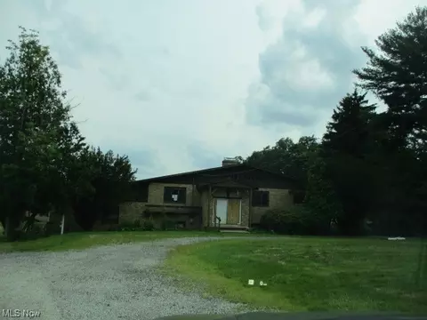 1548 Bell Rd, Chagrin Falls, OH 44022
