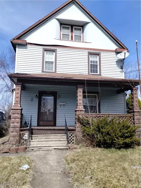 106 E Howard St, Girard, OH 44420