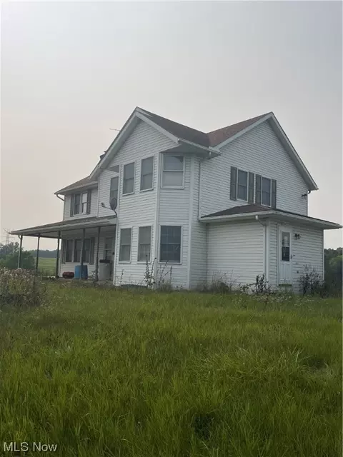 8911 Shepler Church Ave SW, Navarre, OH 44662