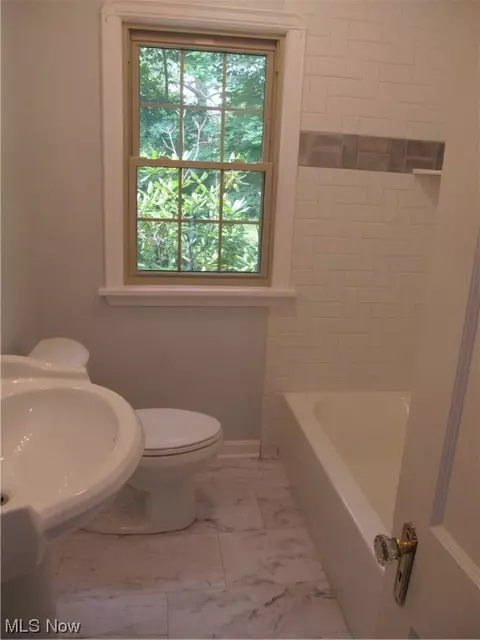 1906 Grafton Rd, Elyria, OH 44035 photo 9