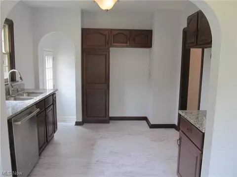 1906 Grafton Rd, Elyria, OH 44035 photo 6