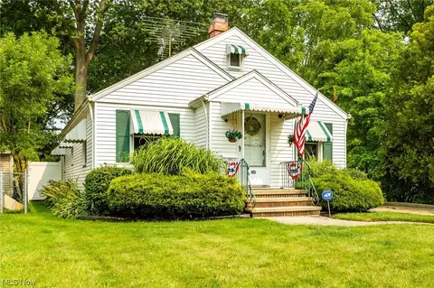 248 Boston Ave, Elyria, OH 44035
