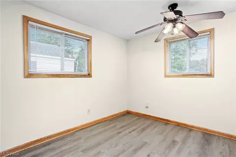 531 Delaware Ave, Elyria, OH 44035 photo 9