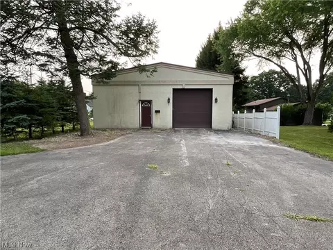 319 Old North St, Columbiana, OH 44408