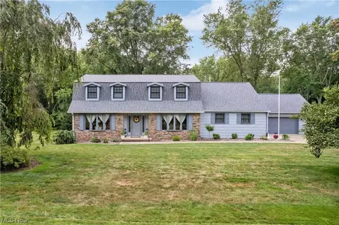 6075 Rimview Ave NW, Canal Fulton, OH 44614