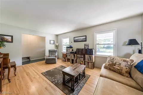 812 Mark Dr, Akron, OH 44313 photo 7