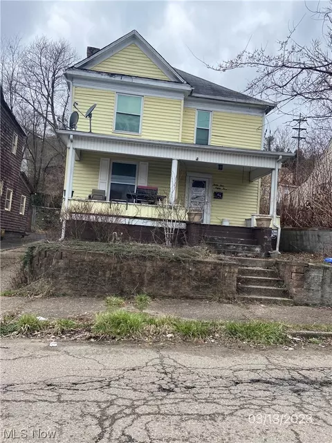 3483 Franklin St, Bellaire, OH 43906