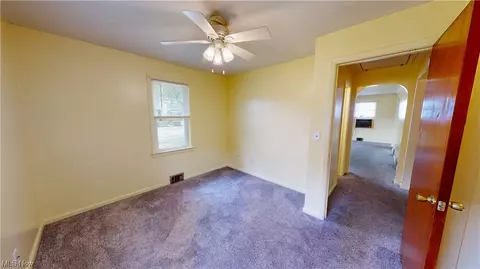 1703 E 298th St, Wickliffe, OH 44092 photo 9