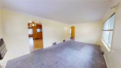 1703 E 298th St, Wickliffe, OH 44092 photo 2