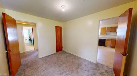 1703 E 298th St, Wickliffe, OH 44092 photo 13