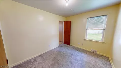 1703 E 298th St, Wickliffe, OH 44092 photo 12