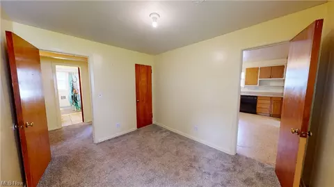 1703 E 298th St, Wickliffe, OH 44092 photo 13