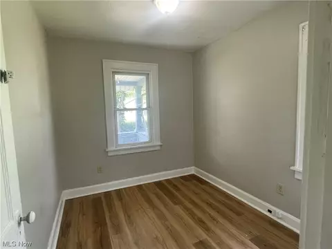 524 16th St, Elyria, OH 44035 photo 8