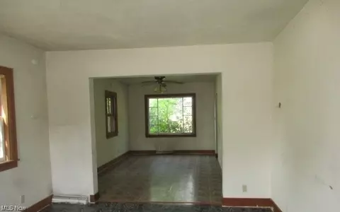 11050 Beloit Snodes Rd, Beloit, OH 44609 photo 3