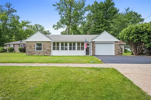 572 Stevens Blvd, Eastlake, OH 44095
