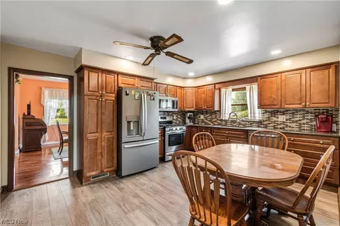 8271 Kent Ave NE, Canton, OH 44721 photo 8