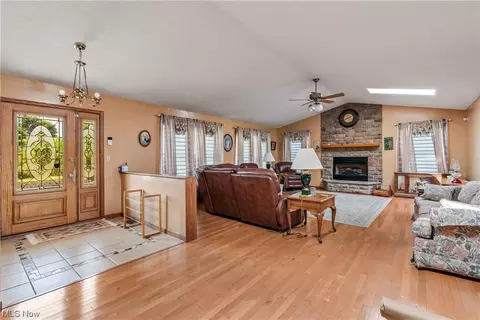8271 Kent Ave NE, Canton, OH 44721 photo 3