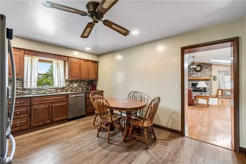 8271 Kent Ave NE, Canton, OH 44721 photo 6