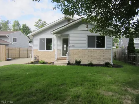 10184 Aldridge Dr, Columbia Station, OH 44028