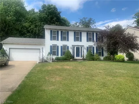 676 Hillcrest Dr, Wadsworth, OH 44281