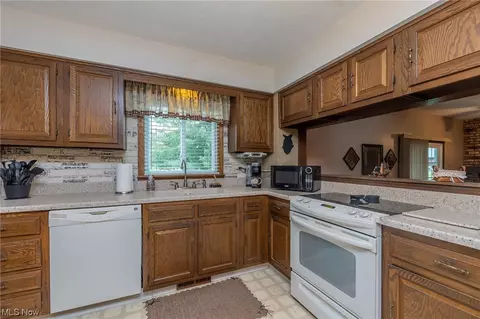 4631 Case Rd, Avon, OH 44011 photo 5