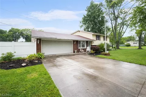 4002 Marshall Ave, Lorain, OH 44053 photo 3