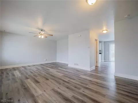 728 Grey Wolfe Dr, Lagrange, OH 44050 photo 5