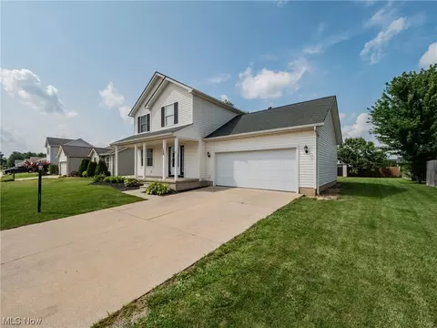 728 Grey Wolfe Dr, Lagrange, OH 44050 photo 2