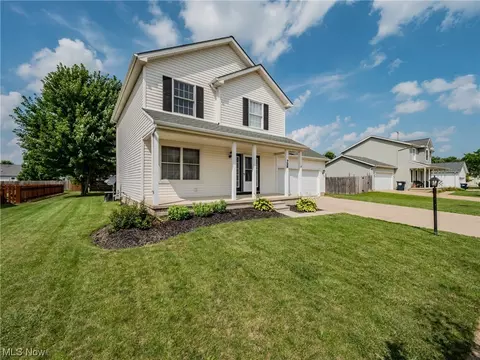 728 Grey Wolfe Dr, Lagrange, OH 44050 photo 3