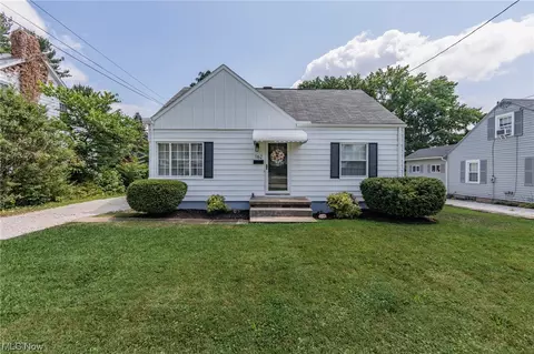 162 Kent Dr, Tallmadge, OH 44278